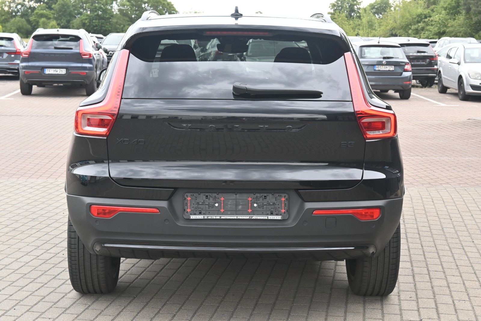 Fahrzeugabbildung Volvo XC40 B3 Plus Black Edition*LED*360*H&K*BLIS*20"