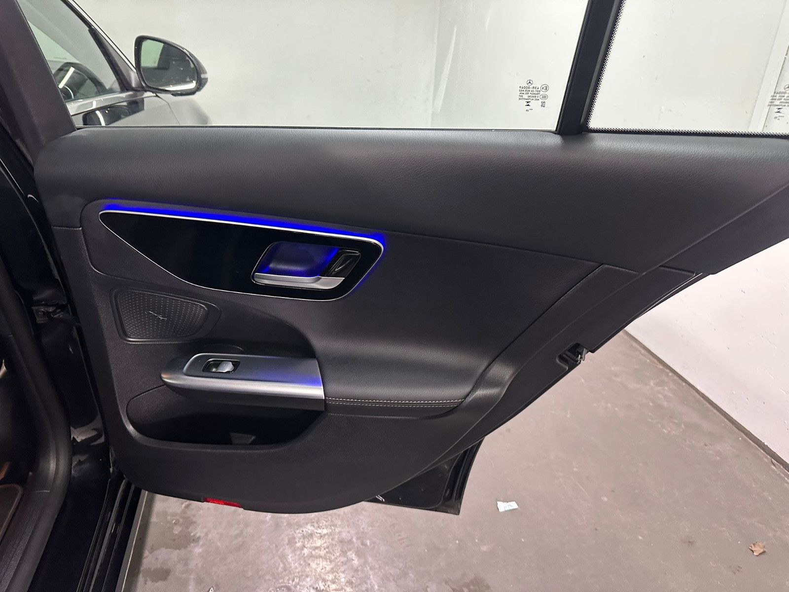 Fahrzeugabbildung Mercedes-Benz C 200 d T Autom. Avantgarde Standheizung