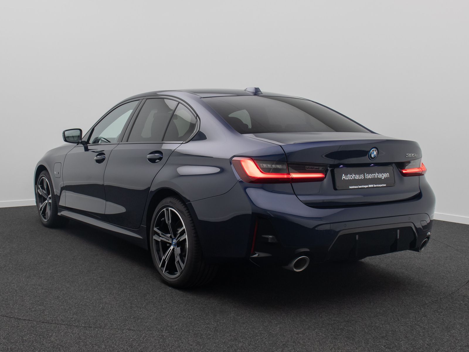 Fahrzeugabbildung BMW 320e M Sport DAB PDC Widscreen Individual 18Zoll