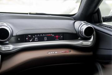 صورة مصغرة 38 لـ 2017 Ferrari GTC4LUSSO