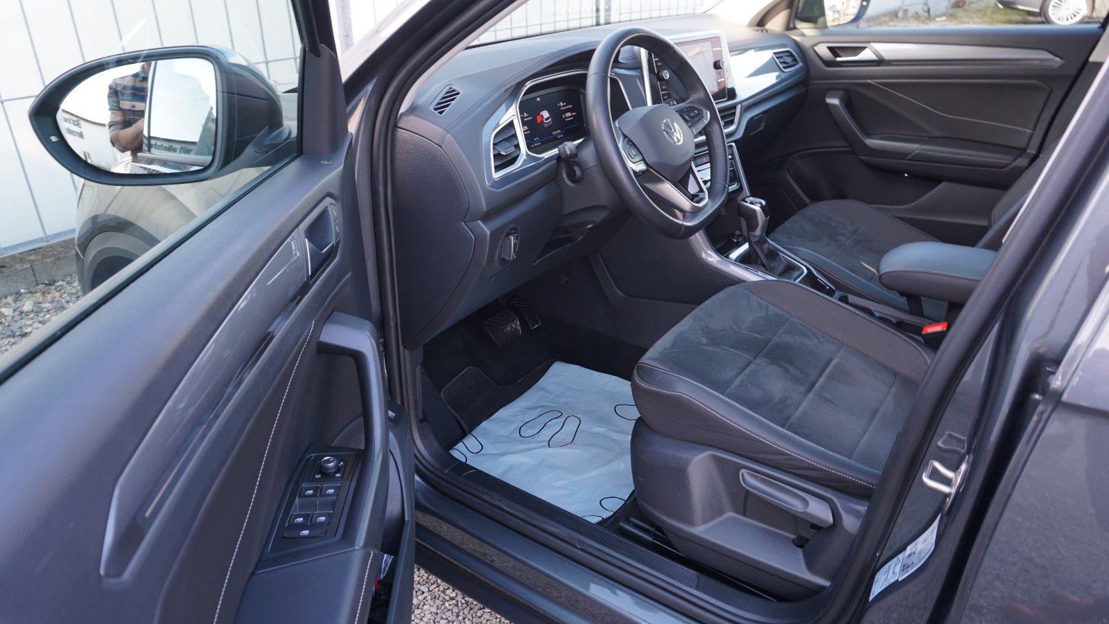 Fahrzeugabbildung Volkswagen T-Roc Style, Kamera, Navi, AHK, LED, IQ.Drive+WR