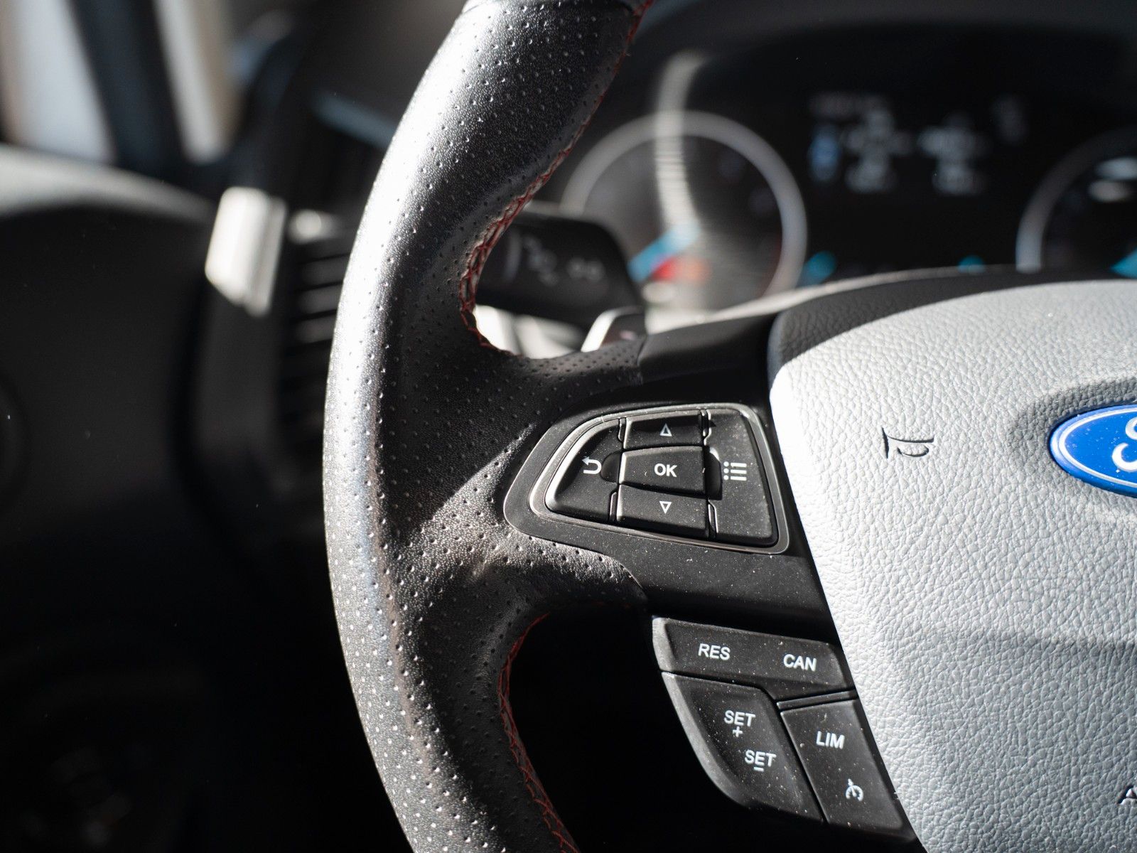 Fahrzeugabbildung Ford EcoSport ST-Line Automatik, Winter-Paket