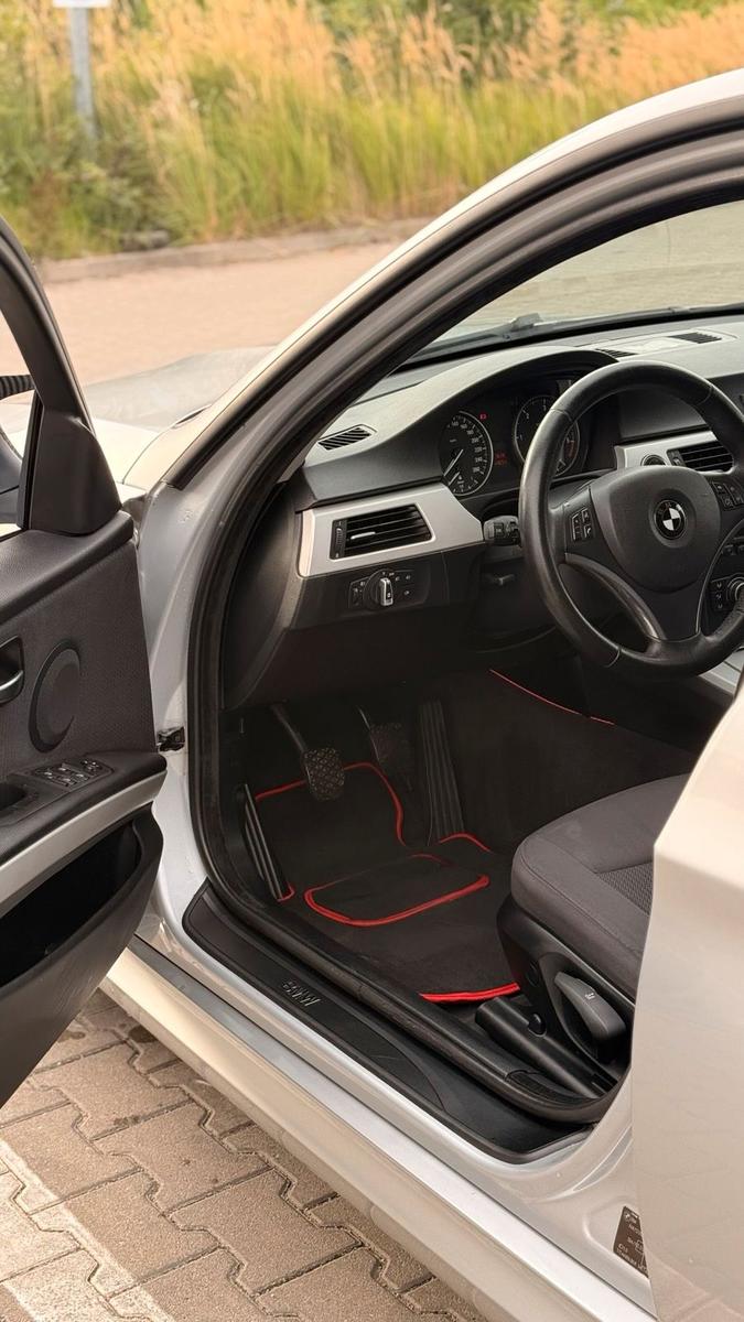 BMW 320 2009 — photo 12