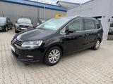 Volkswagen Sharan Match 2.0 PanoDach Navi SHZ AHK 7Sitzer - VW Sharan Gebrauchtwagen in Bremen