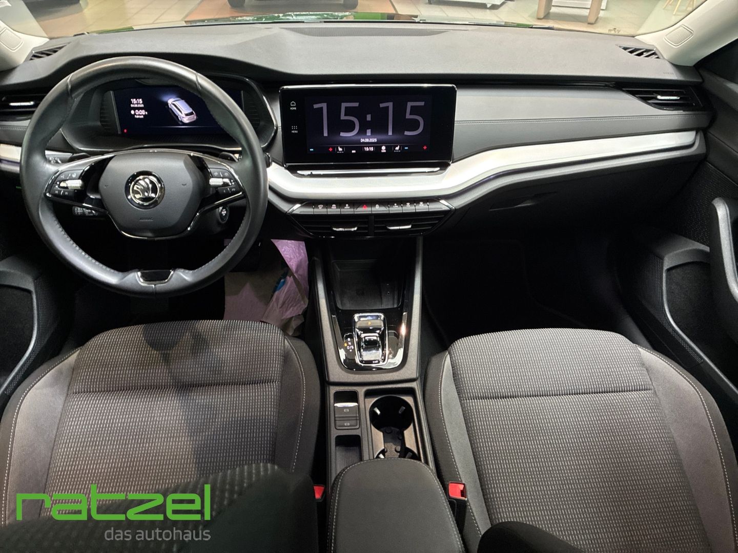 Fahrzeugabbildung SKODA Octavia Combi 2.0 TDI Ambition AHK Navi Digitale