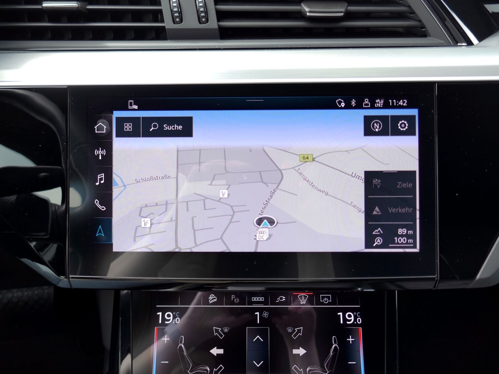 Fahrzeugabbildung Audi e-tron Sportback advanced 55 quattro | LED AHK