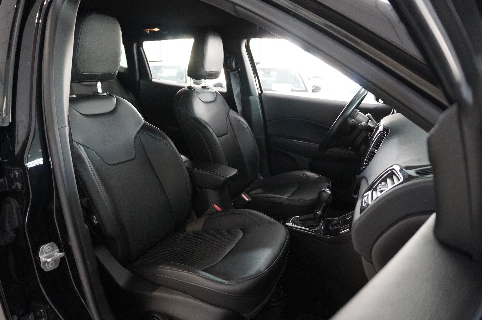 Fahrzeugabbildung Jeep Compass S 1.3T-GDI PHEV AWD SPORT NAVI/SH/KAMERA