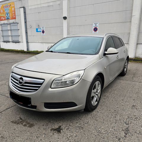 Opel Insignia *AUTOMATIK*PARKTRONIK VORNE UND HINTEN*