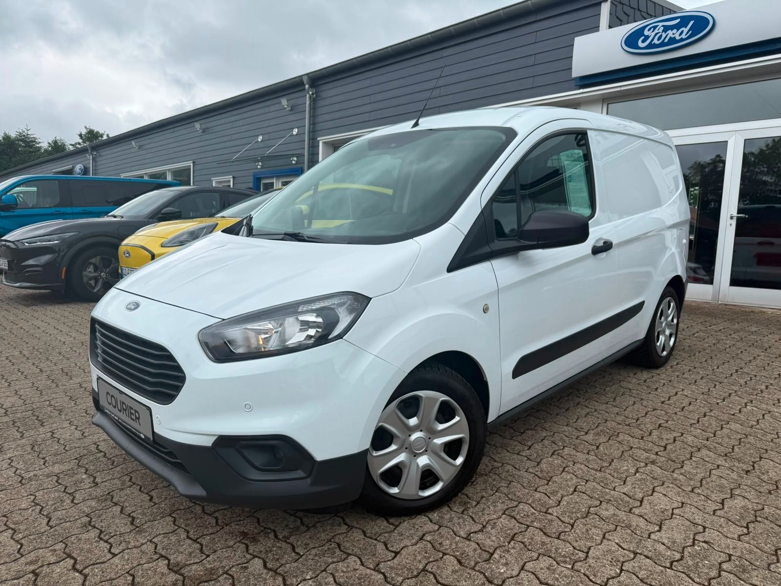 FORD Transit Courier