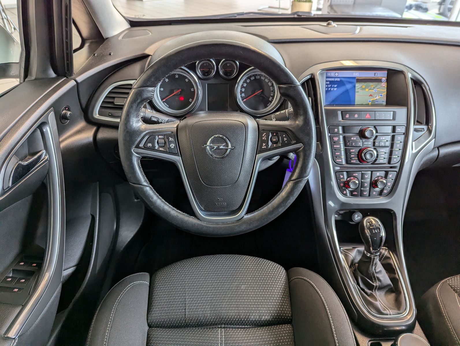 OPEL Astra 2.0 CDTI Innovation Navi Bi-Xenon Tempomat - Image 17