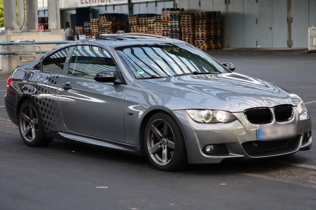 BMW 330