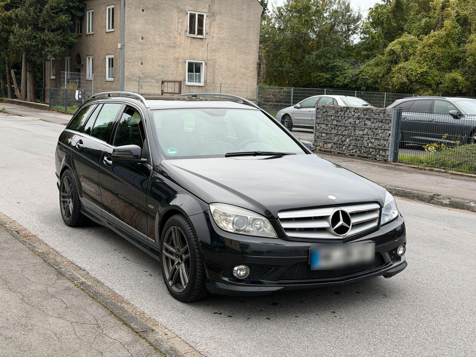 Mercedes-Benz C320 2009 — rear view