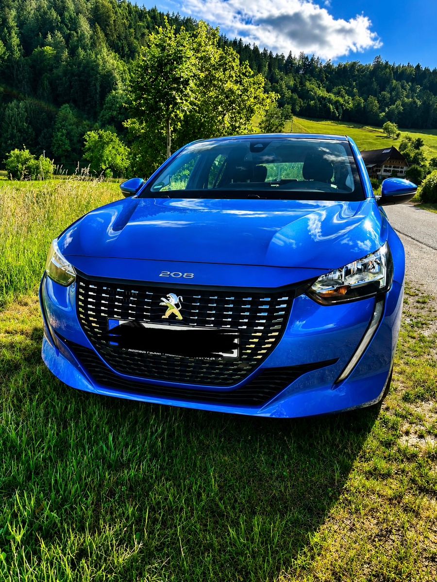 PEUGEOT 208
