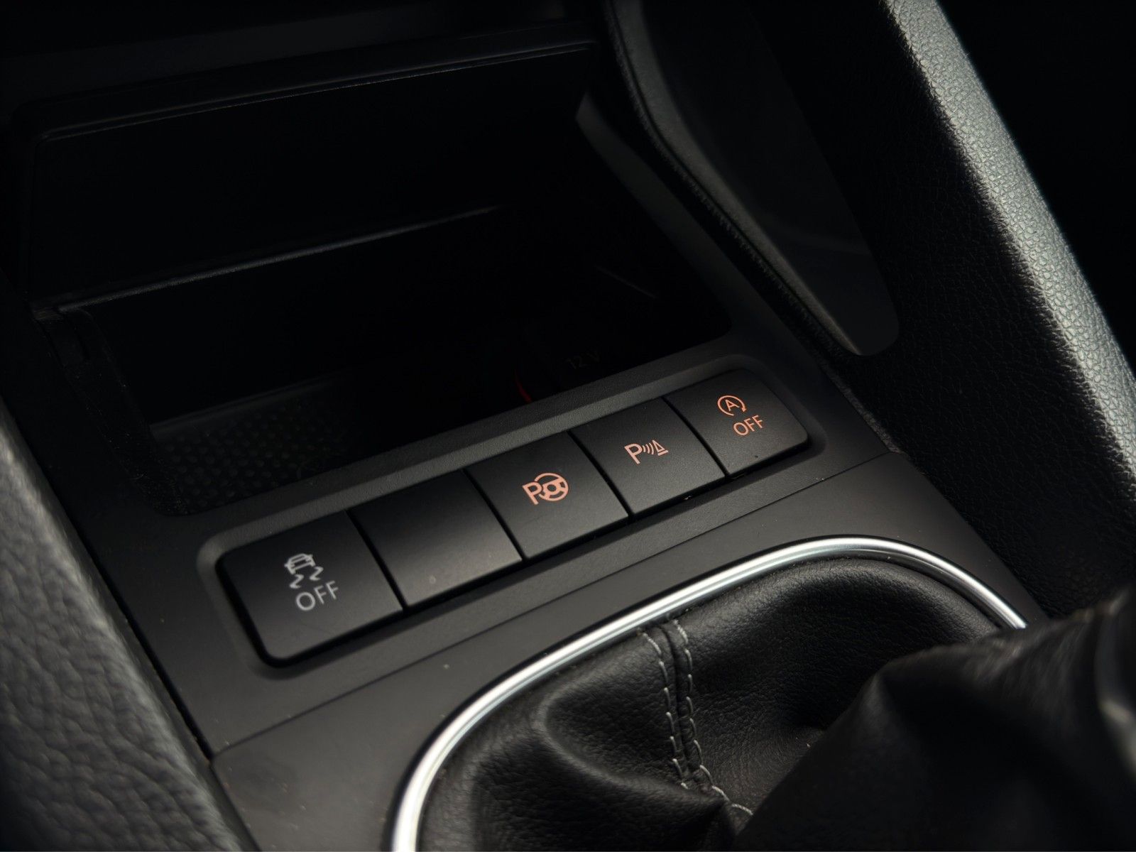 Fahrzeugabbildung Volkswagen Eos Sport&Style *Pano*Kamera*Bi-Xen*Parklenkass*
