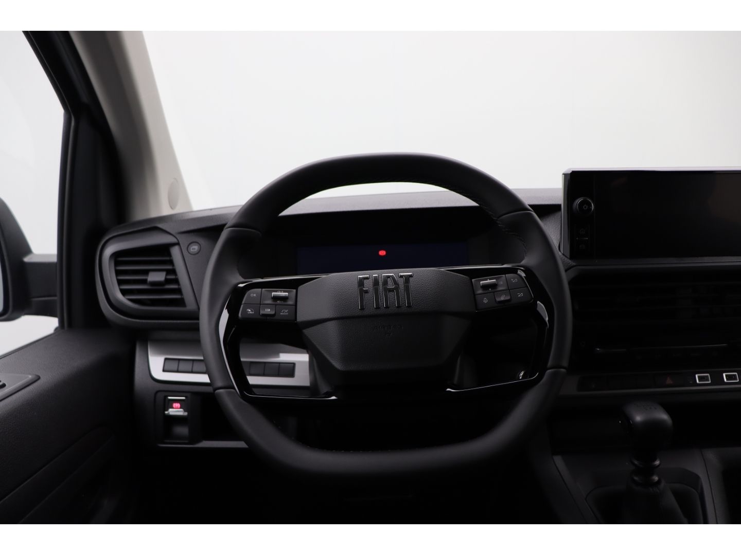 Fahrzeugabbildung Fiat Scudo L2 Multicab Basis Digitales Cockpit AHK