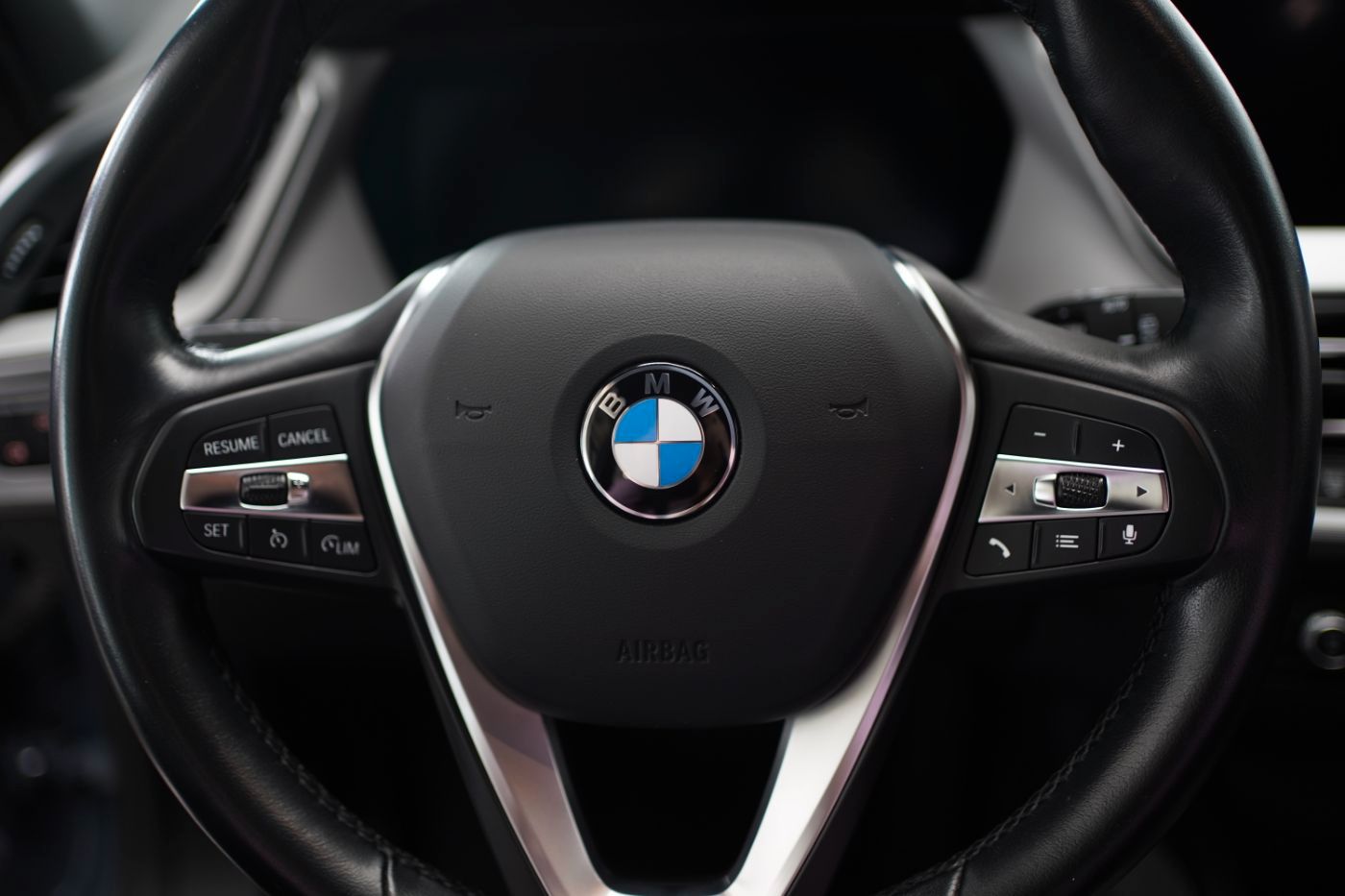 Fahrzeugabbildung BMW 118iA Advantage +LiveCockpitProf+Multi-Sport-Len