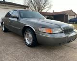 Ford Mercury Grand Marquis - Ford Mercury mit Benzin-Antrieb