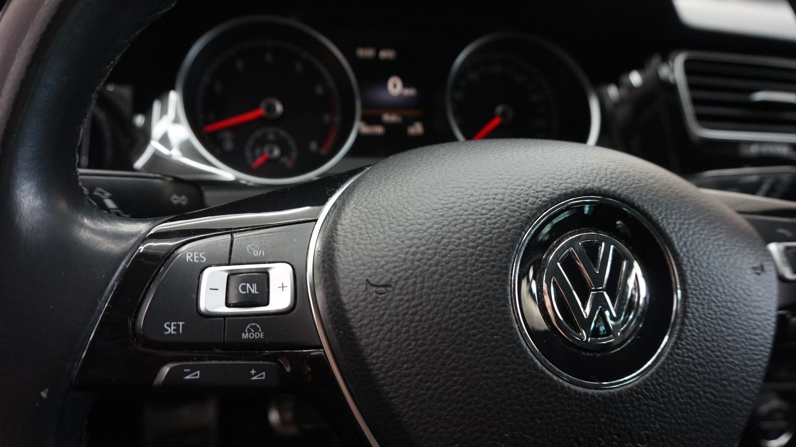 Fahrzeugabbildung Volkswagen Golf VII Lim. Allstar BMT