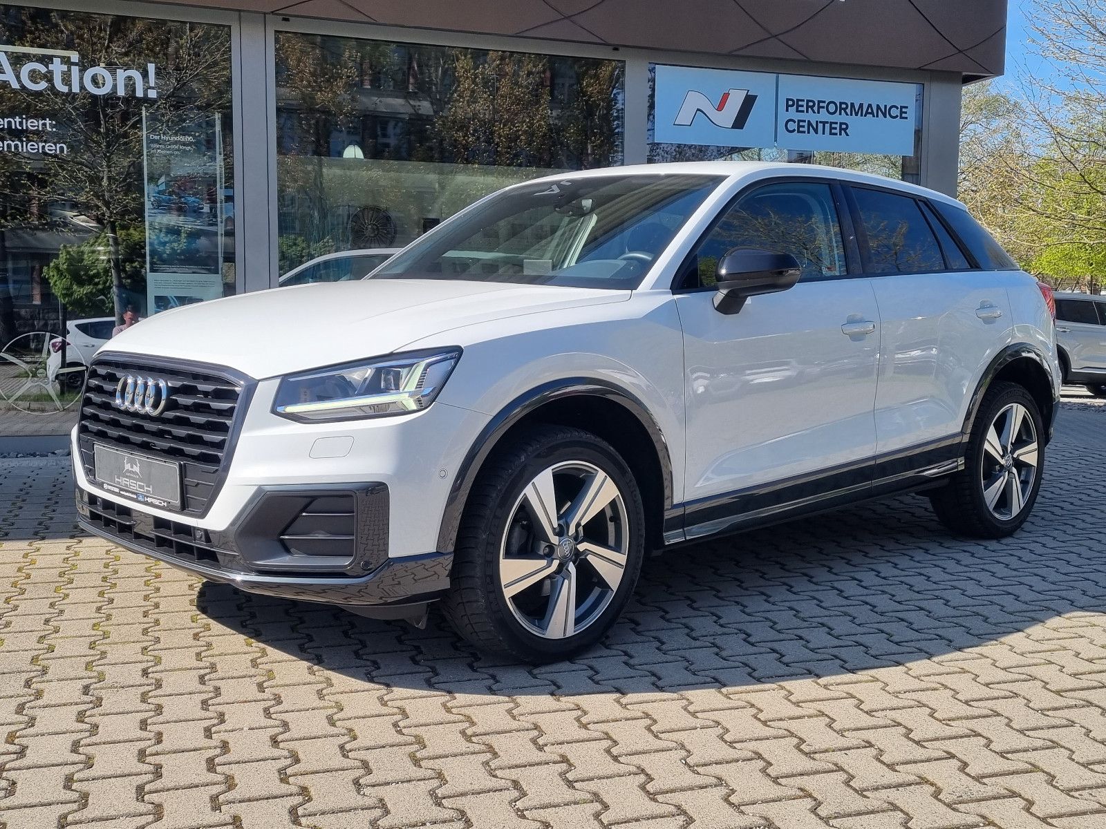 Fahrzeugabbildung Audi Q2 35 TFSI S tronic design LED NAVI PDC