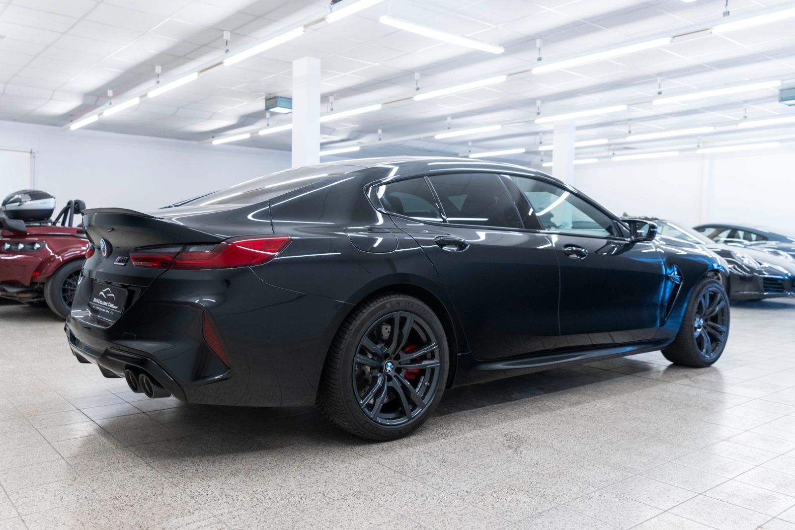 Fahrzeugabbildung BMW M8 Competition GC Head Up B&W