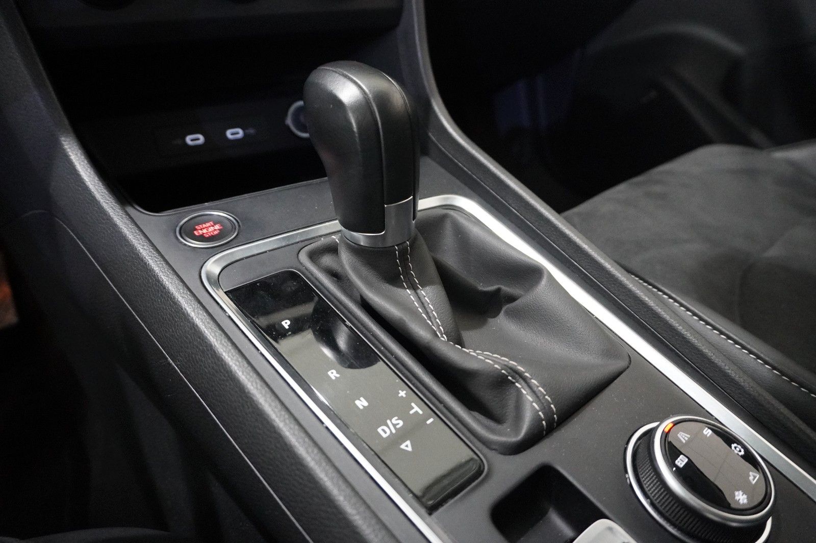 Fahrzeugabbildung SEAT Ateca 2.0 TDI 4DRIVE STYLE NAVI/LED/SH/SPORT/AHK