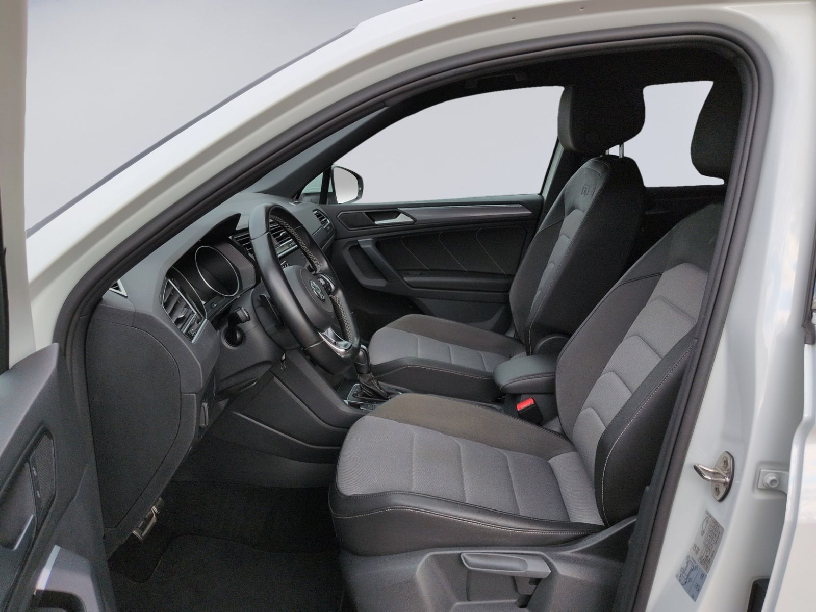 Tiguan 2.0 TSI DSG 4MOTION R-LINE NAVI+LED+SHZ