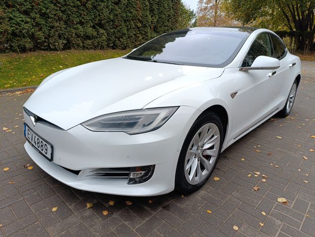 Tesla Model S P90D P