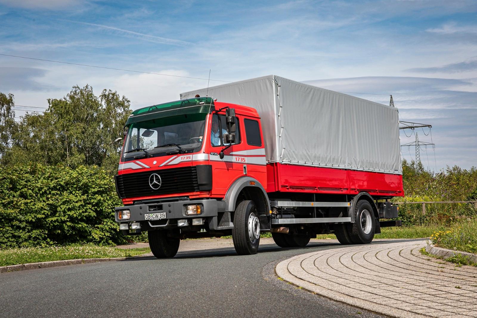 Mercedes-Benz 1735 L , SK Baureihe, Pritschenwagen