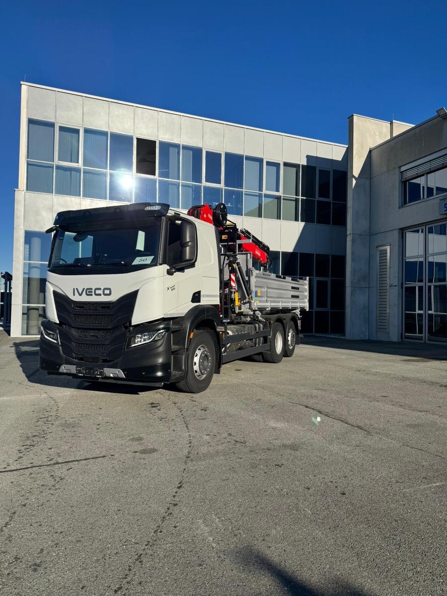 Iveco X WAY Cursor 13 500 6x4 und 6x2 Kran