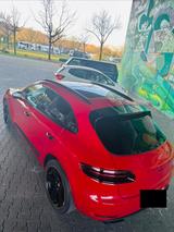 Porsche Macan - - - Porsche: Rot, Leder