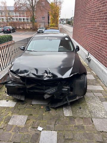 BMW e90 330xd Unfallfahrzeug