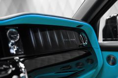 Cullinan Series II 2026 BLACK/TIFFANY VIP SEATS