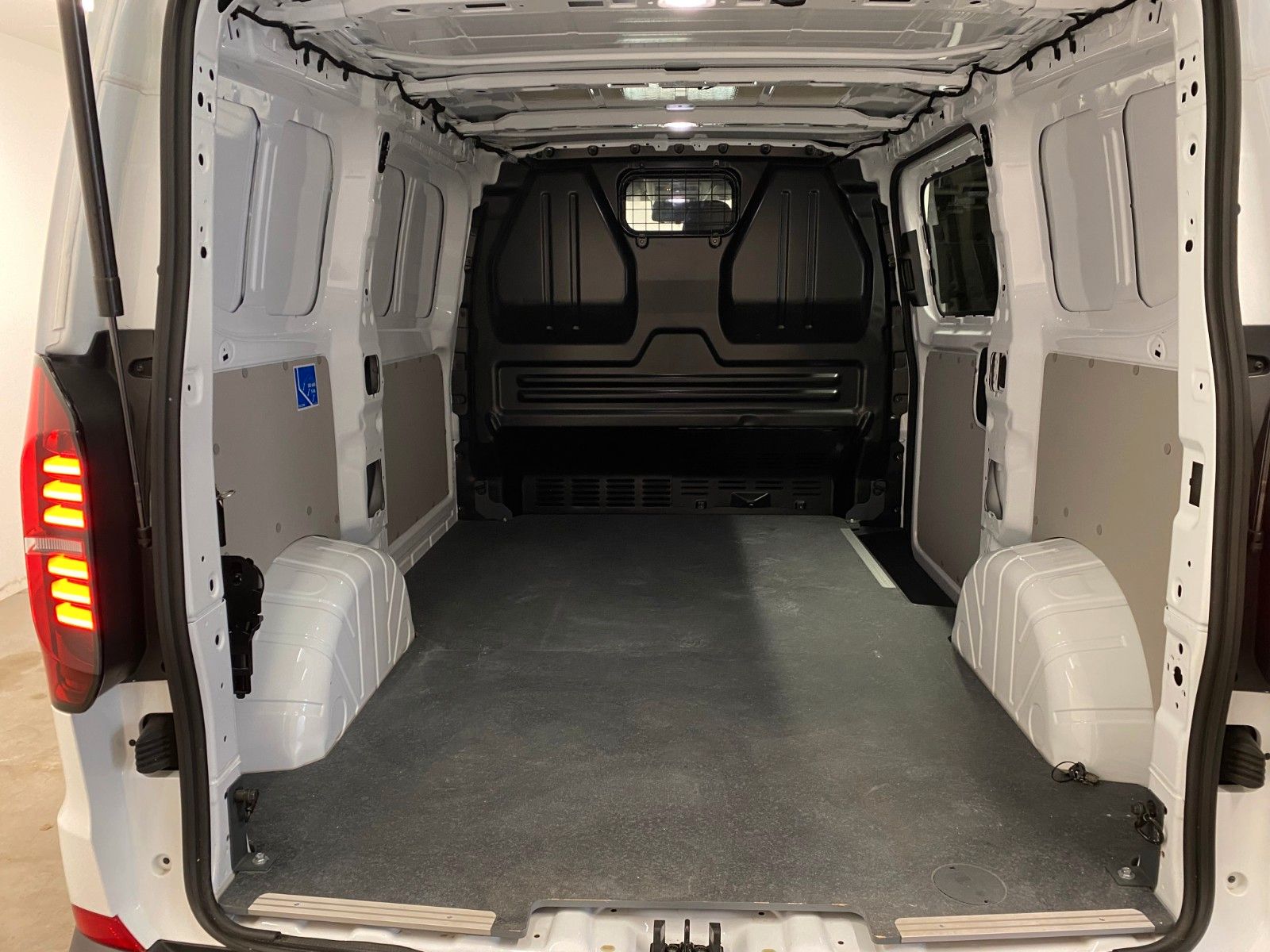 Volkswagen T6 Transporter - Bild 15