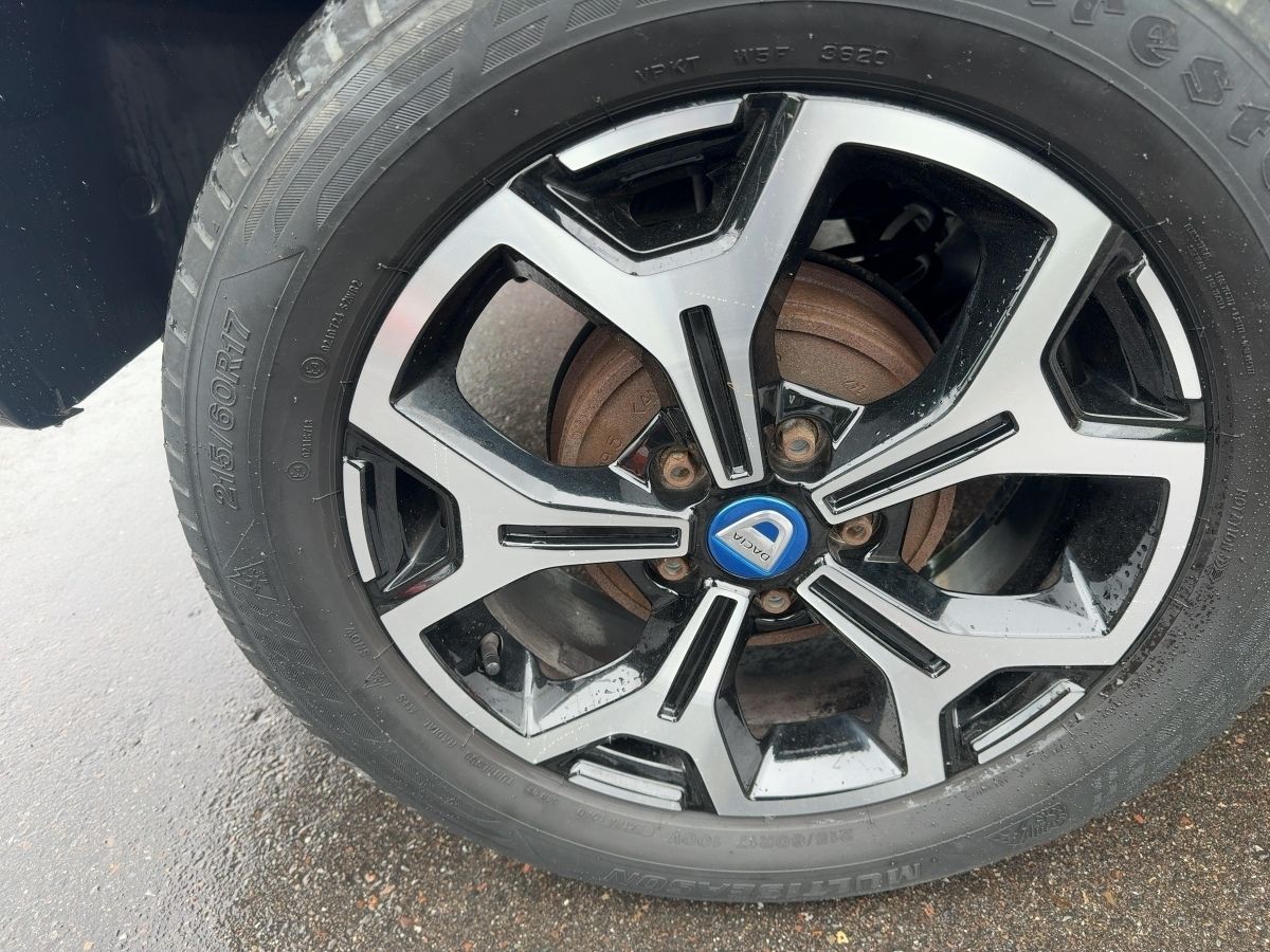 Fahrzeugabbildung Dacia Duster Celebration TCe 150 2WD GPF