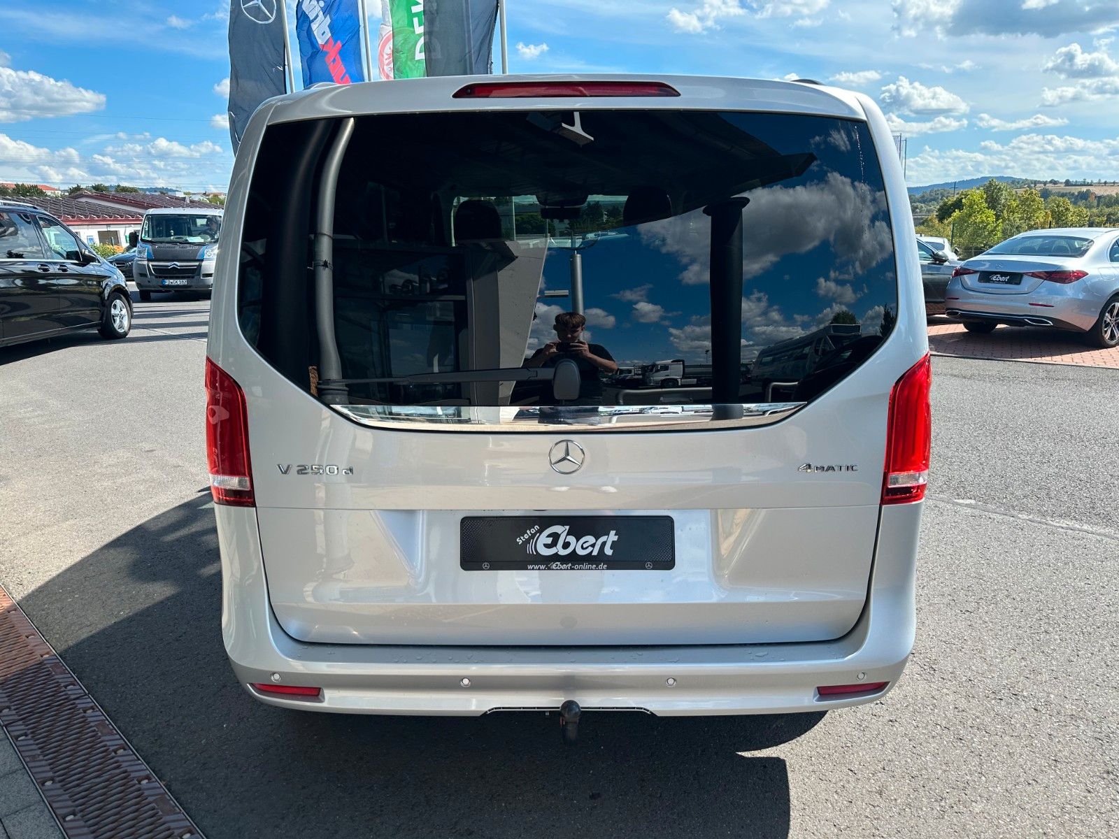 Fahrzeugabbildung Mercedes-Benz V 250 EDITION 4MATIC Kompakt Liege-Paket AHK2,5t