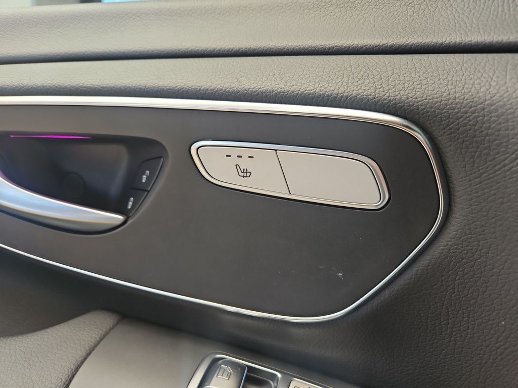 Fahrzeugabbildung Mercedes-Benz V 300 AVG extralang 4x4 8 Sitze elektr. ST STHZ