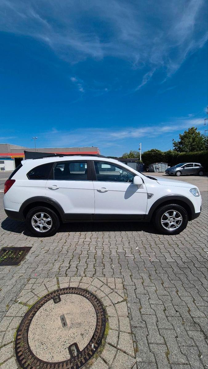 Chevrolet Captiva 2008 — interior