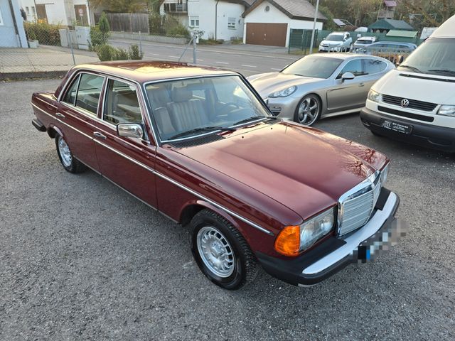 Mercedes-Benz W123 240 D/Klima/EL Schiebedach/Servo