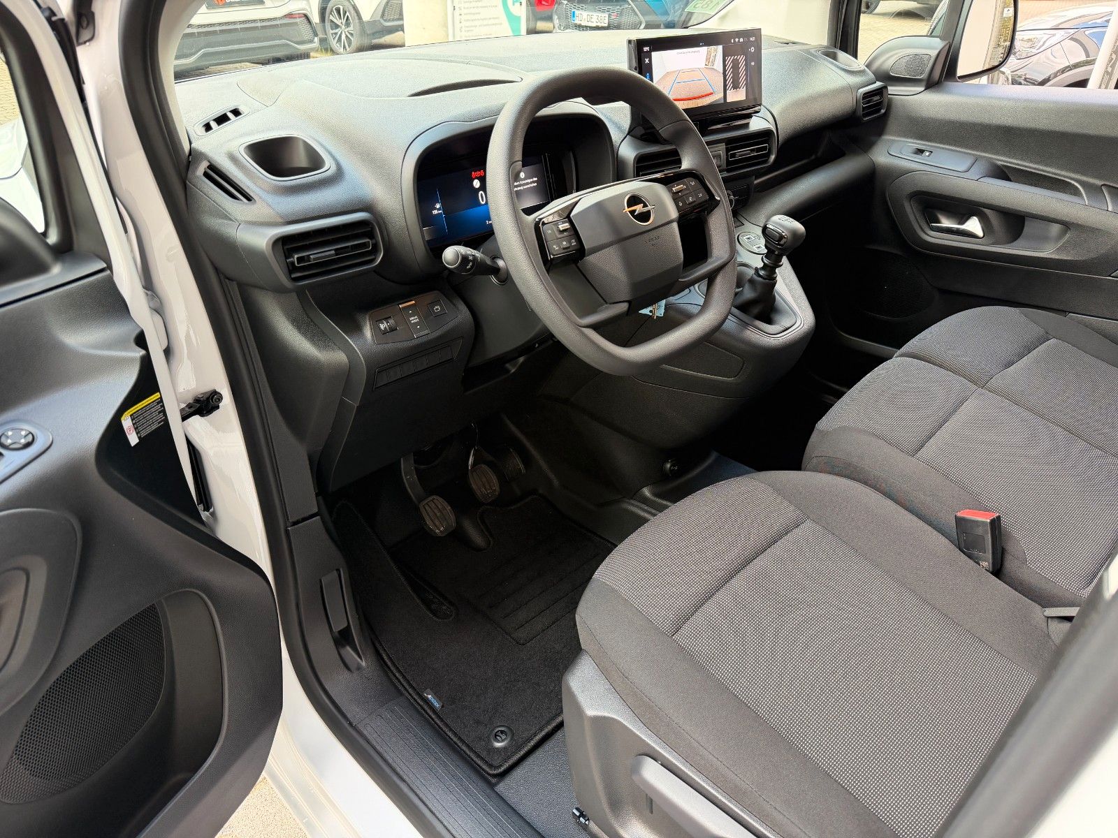 Fahrzeugabbildung Opel Combo Cargo Kastenwagen XL 1.5 Diesel 102 PS!