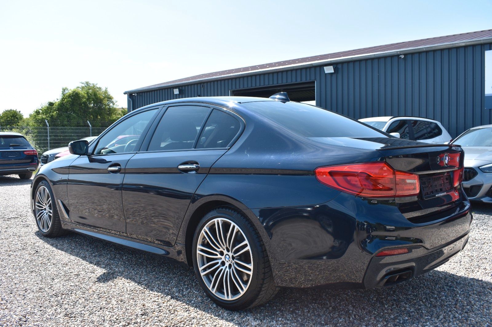 Fahrzeugabbildung BMW M550i Limo xDrive Night Vision HUD 360°  1 Hand
