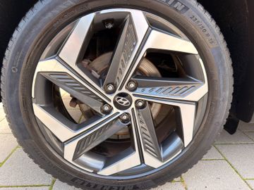 Hyundai TUCSON - 12