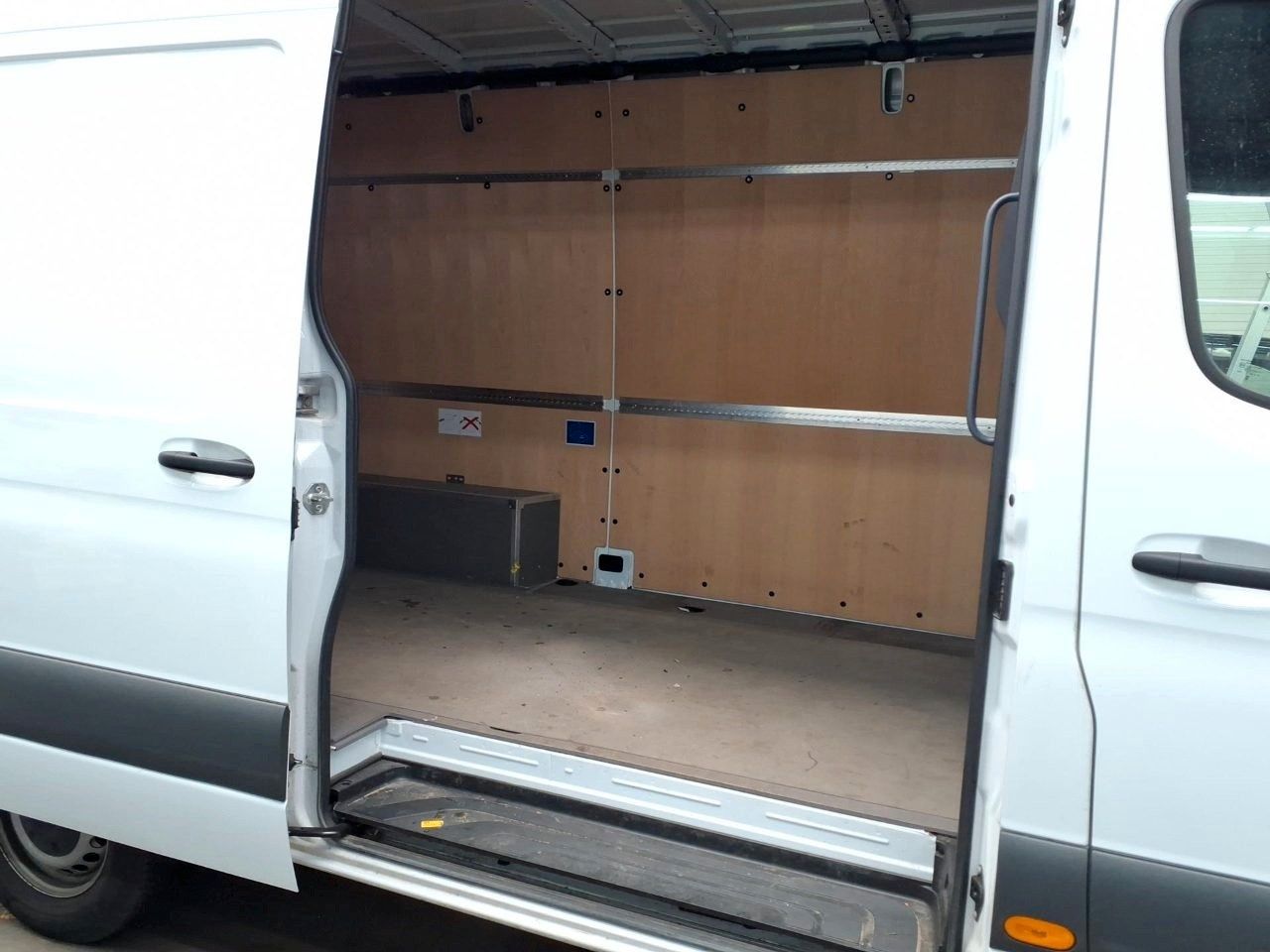 Fahrzeugabbildung Mercedes-Benz Sprinter 317 CDI 3665 Klima Kamera SHZ MBUX