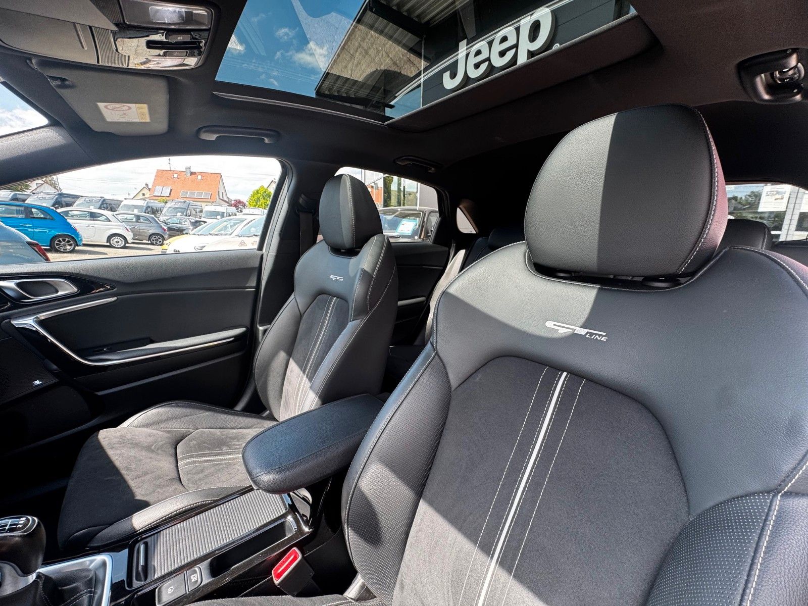 Fahrzeugabbildung Kia Ceed 1.4 GT-LINE GLASDACH NAVI KAMERA SITZHEIZUN