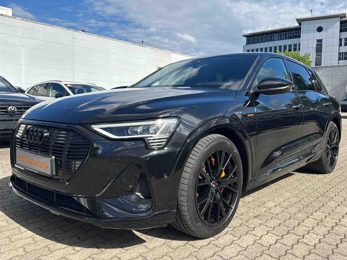 Audi e-tron 55 2x S line BLACK EDITION AHK HuD KAMERA
