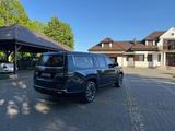 Jeep Wagoneer - Jeep Wagoneer mit Benzin-Antrieb: Geländewagen, mit Klimaanlage