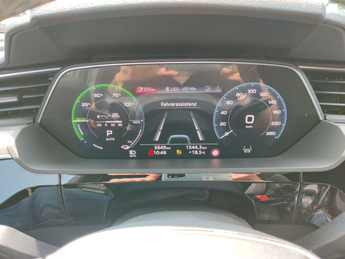 Fahrzeugabbildung Audi Q8 e-tron S line 50 quattro
