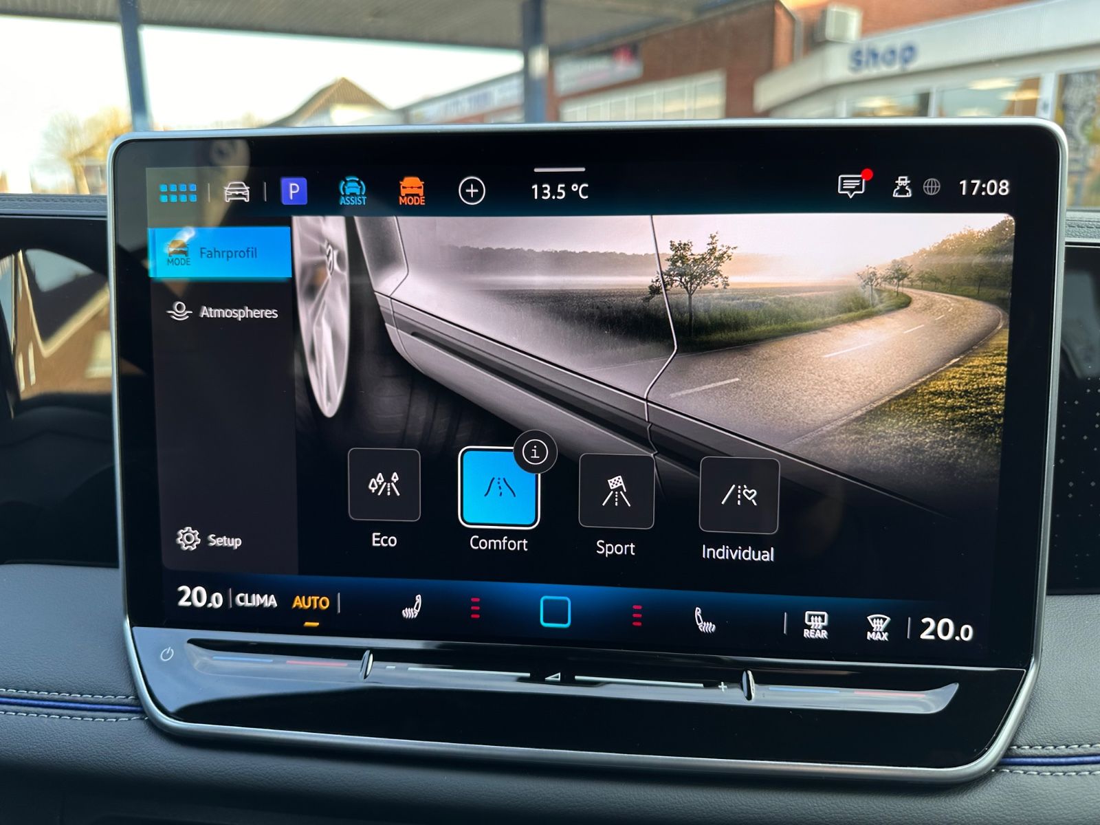 Fahrzeugabbildung Volkswagen Tiguan R-Line 1.5 eTSI AHK/Matrix/Navi/APP/ACC