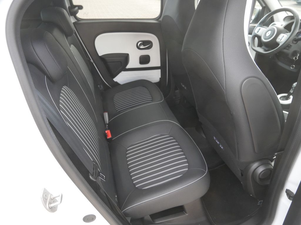 Fahrzeugabbildung Renault Twingo E-Tech KLIMA PDC SHZ RÜCKFAHRKAMERA NAVI