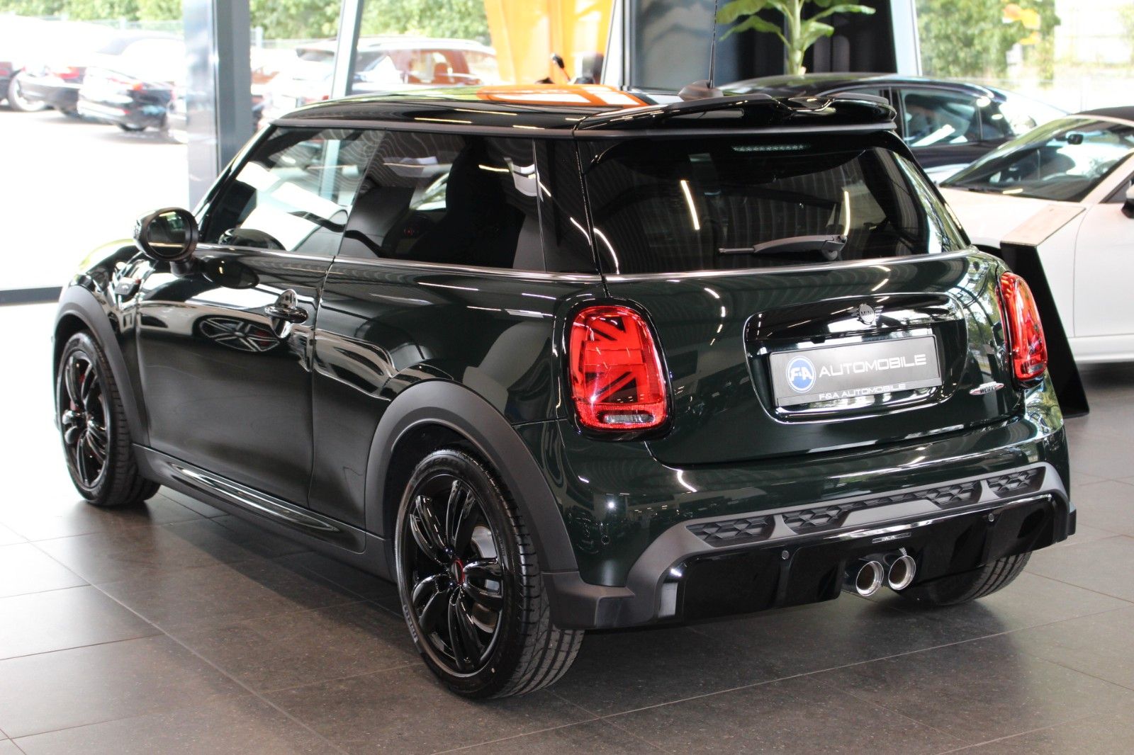 Fahrzeugabbildung MINI John Cooper Works Trim R.Kamera+Navi+AppleCar