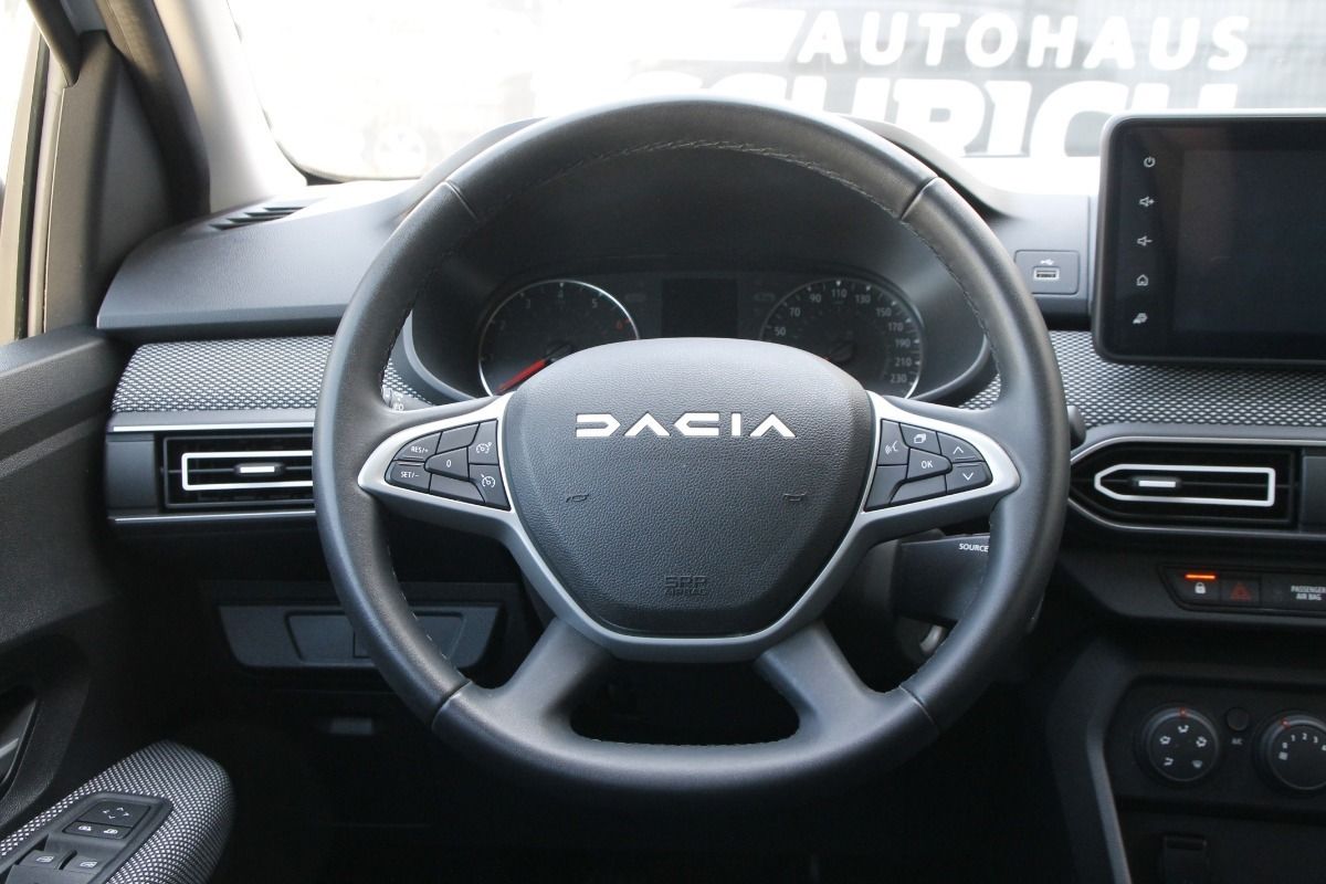 Fahrzeugabbildung Dacia Jogger Expression TCe 110 7-Sitzer